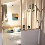 Cocoon / Centre *