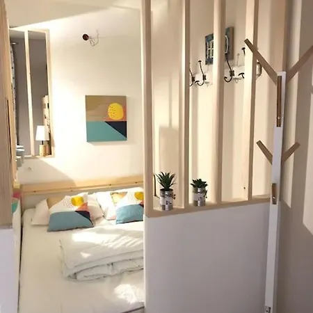 Cocoon / Centre *